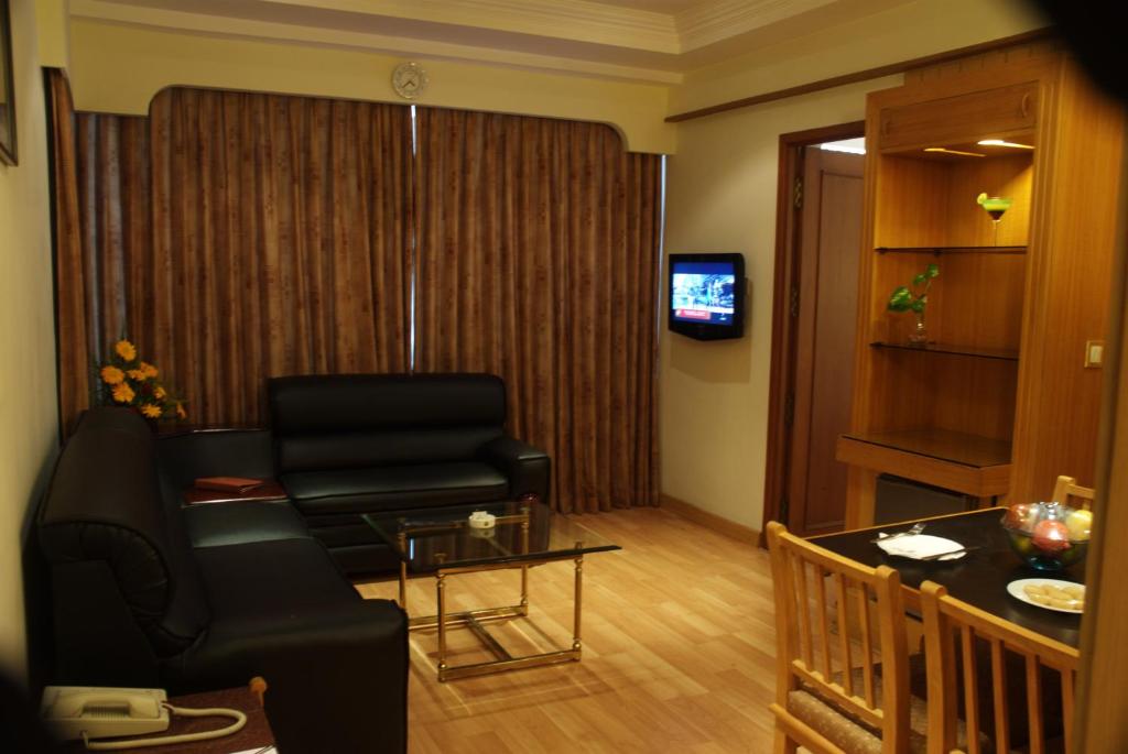 Studio Room